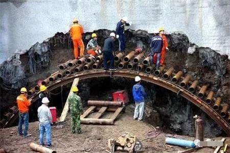 北仑隧道钢花管支护案例
